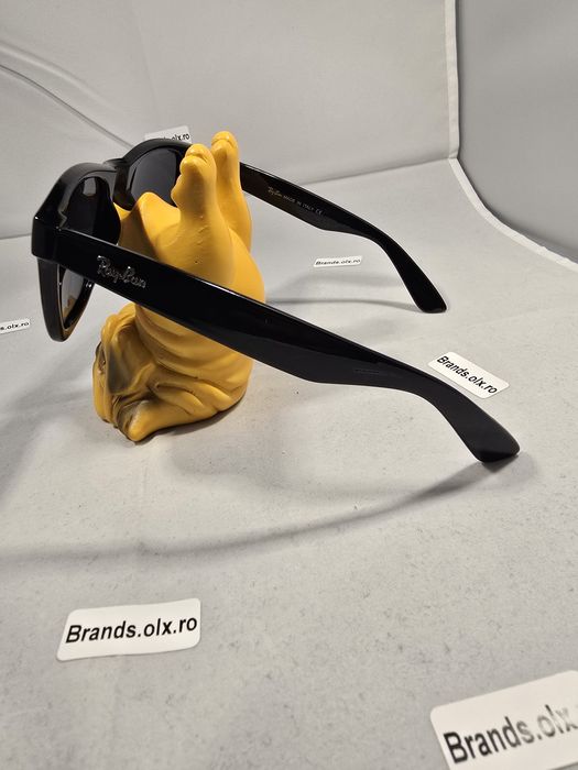 Ochelari de soare polarizati Ray-Ban Wayfarer 2140, rama lucioasa, lentila neagra