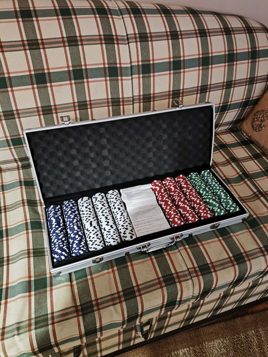 Покер с 2 тестета карти, алуминиев куфар, пулове + пул-Dealer.