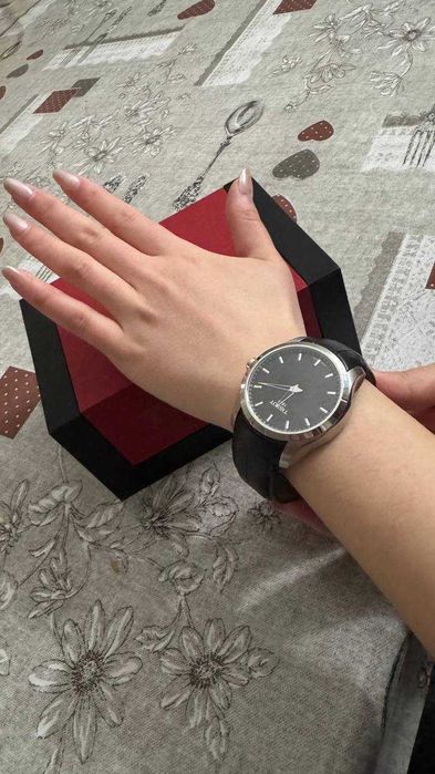 Часы Tissot Secret Date