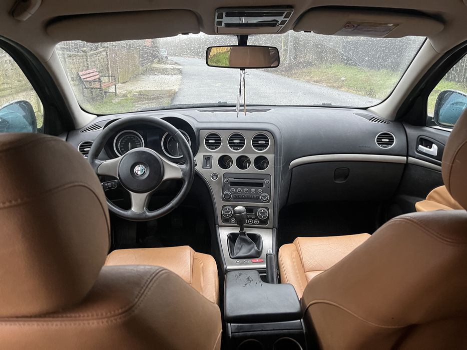 Dezmembrez sau vand Alfa Romeo 159