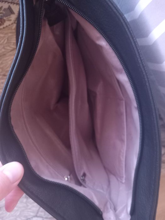 Дамска черна чанта