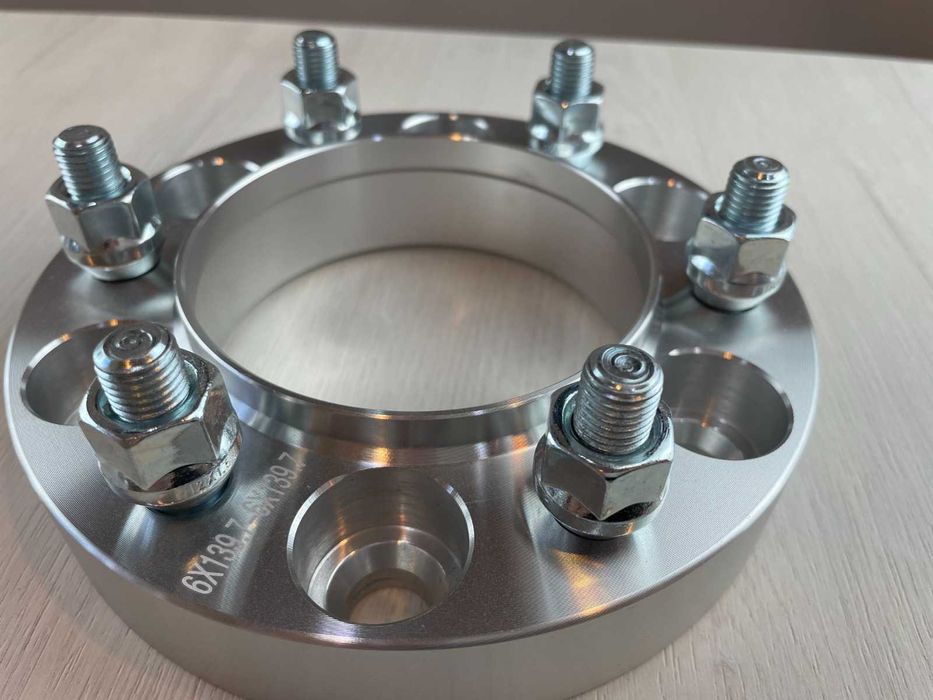 Flanse distantiere 30mm 6×139.7 M12X1,5mm CB 106,1 cu inel de centrare
