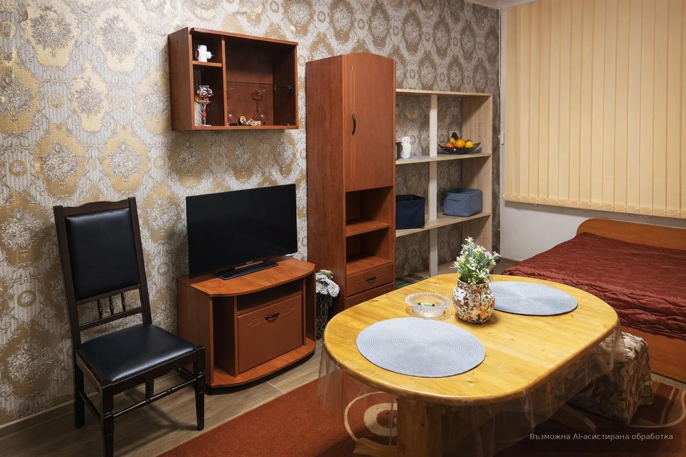 Дава се под наем Двустаен апартамент в Пловдив, Център - 65 кв.м за 450 € - Снимка #2