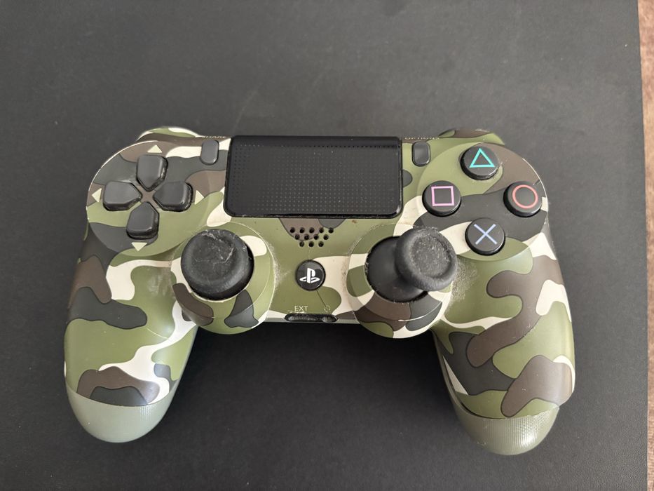 Ps4 1TB с 4 контролера и зареждаща станция +12 игри