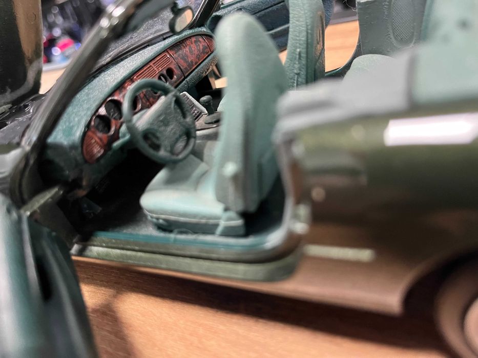 Метална колекционерска количка  модел JAGUAR XK-8 Cabriolet 2000г.1:18