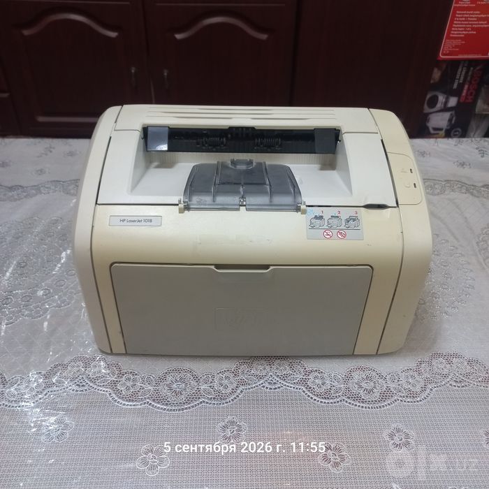 Hp LaserJet 1018 Oq-qora Printer sotiladi