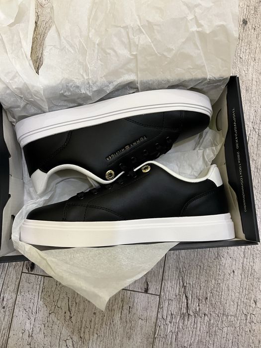 ОРИГИНАЛНИ! Дамски  кецове Tommy Hifiger