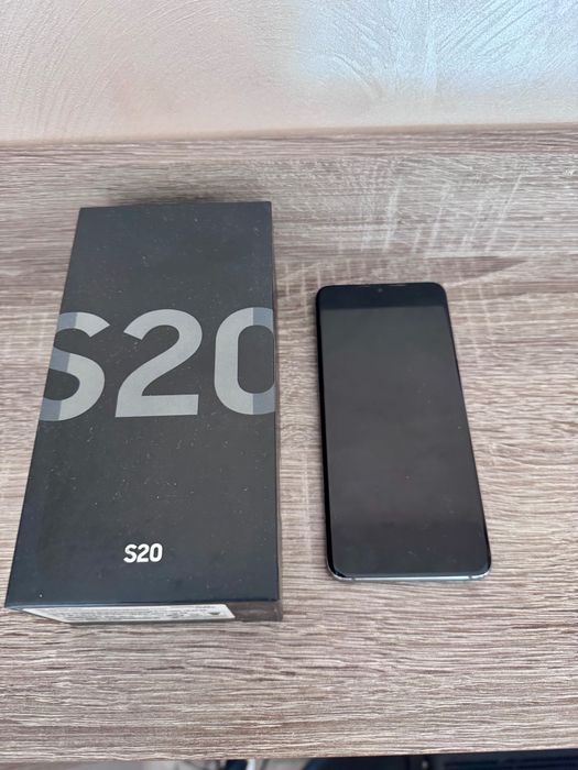 Самсунг S20  отличен