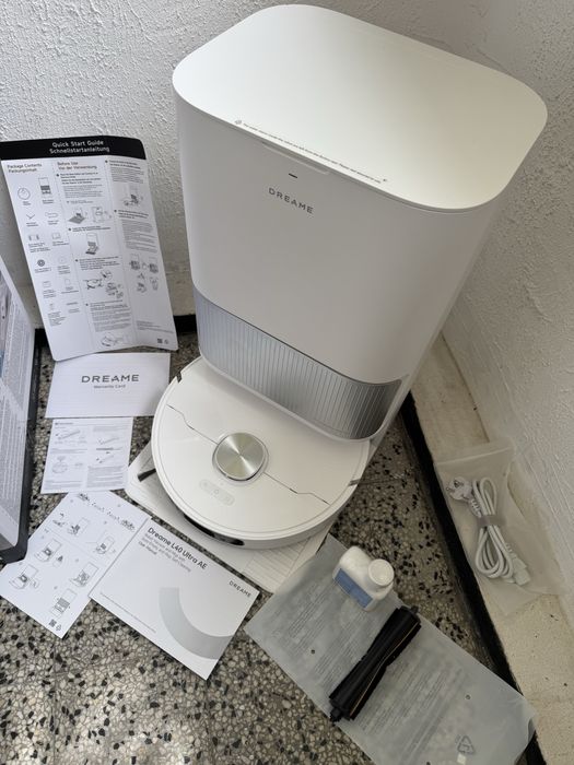 Робот Прахосмукачка Dreame L40 Ultra AE + Станция 19,000Pa, Самопочистване с Гореща Вода!
