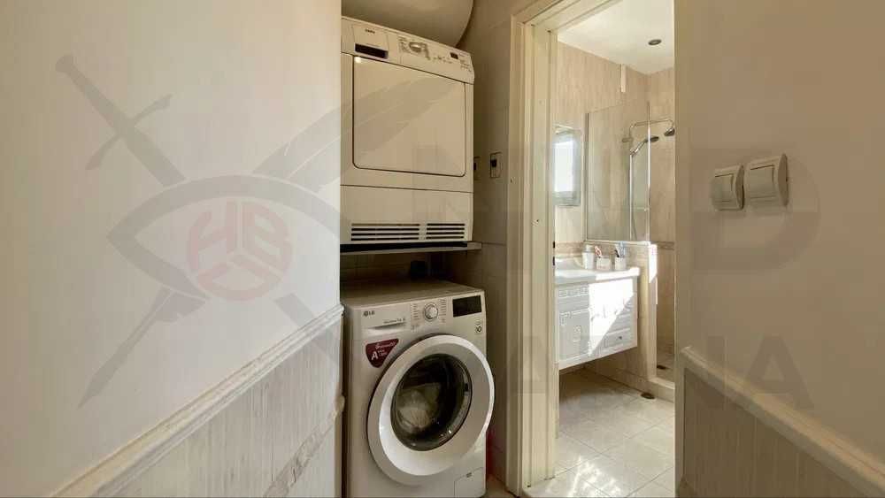 Дава се под наем Тристаен апартамент в Варна, Център - 98 кв.м за 877.71 € - Снимка #4