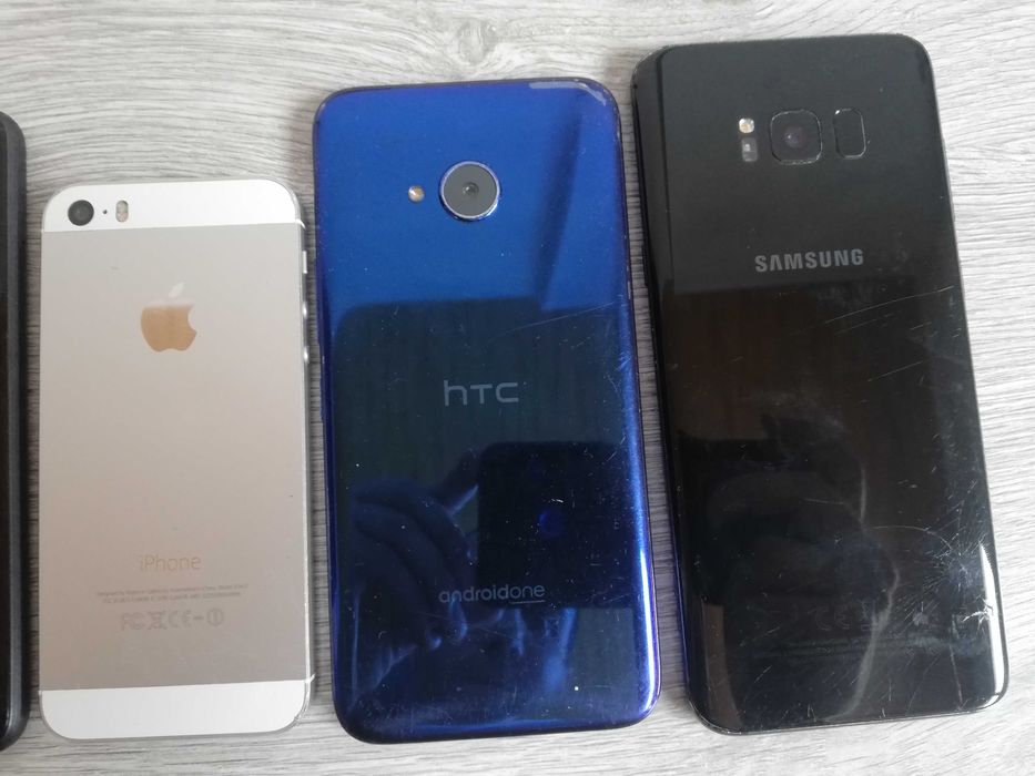 ЛОТ GSM телефони 4 броя за части или ремонт