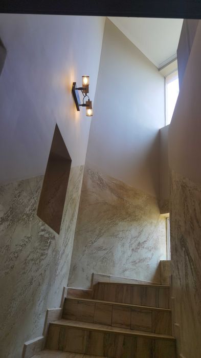 Декоративни мазилки и полагане на ламинат на под и стени