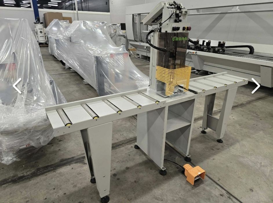 Автоматична винтонавивна машина URBAN DS 1700 за дограма