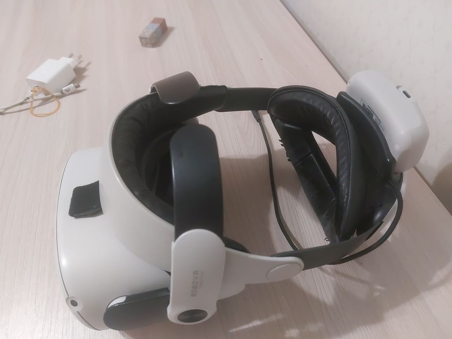Очки виртуальной реальности Oculus Quest 2