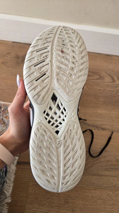 Волейбольные кроссовки асикс (Asics)