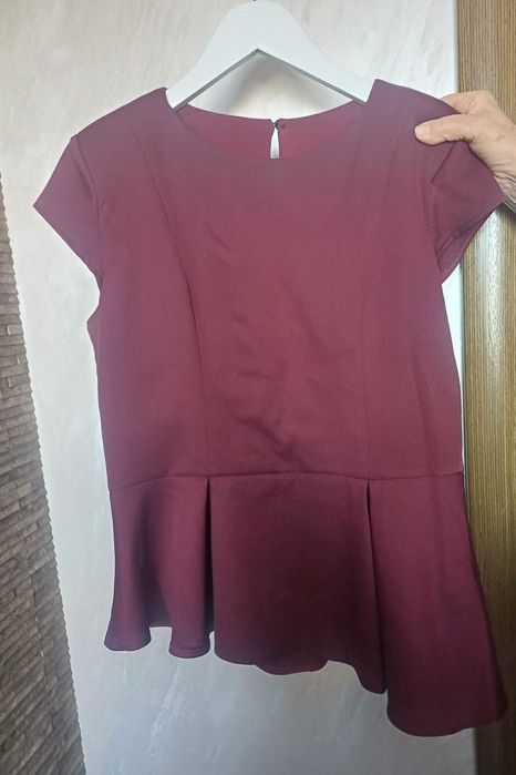 Дамски  чисто нов топ в лицвят бордо размер L