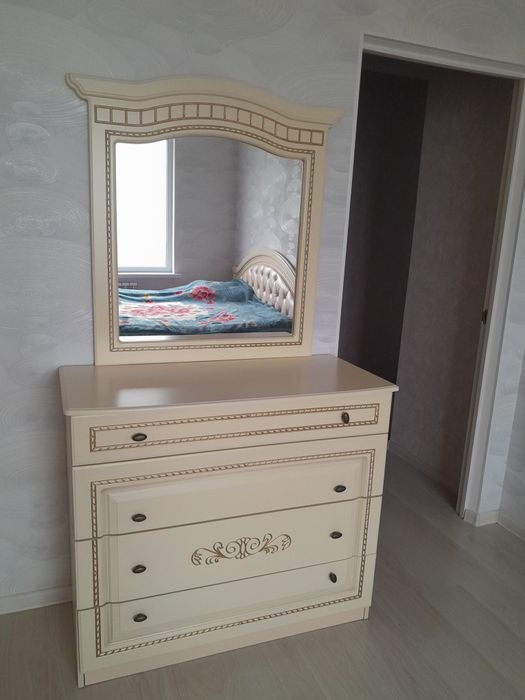 Срочно Спальный гарнитур сатылады.