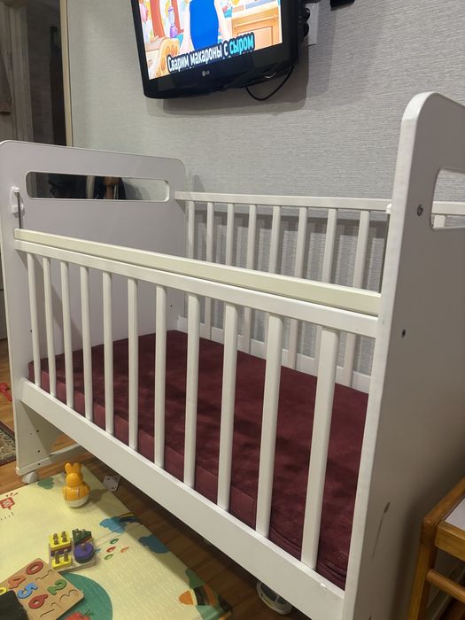 Продам детскую кроватку