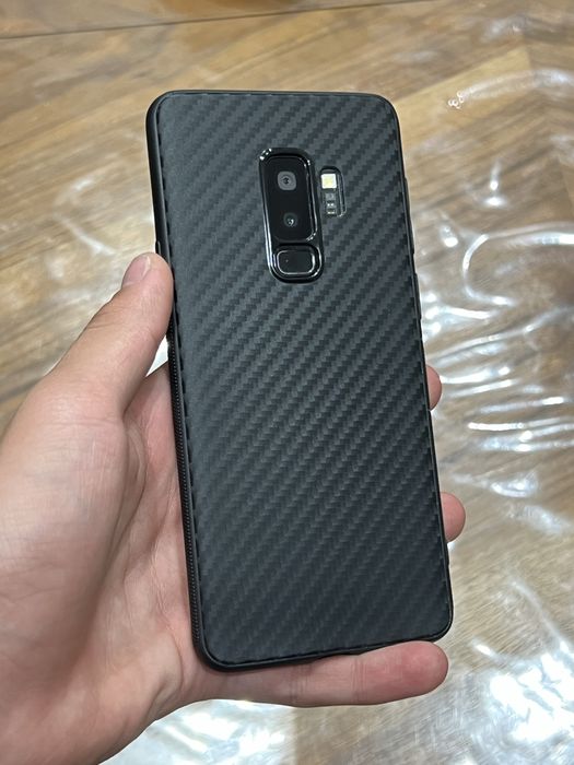 Продам самсунг с9+