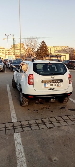 Vând Dacia Duster