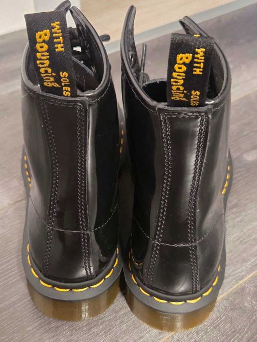 Dr. Martens Ниски ботуши с връзки в Черно
