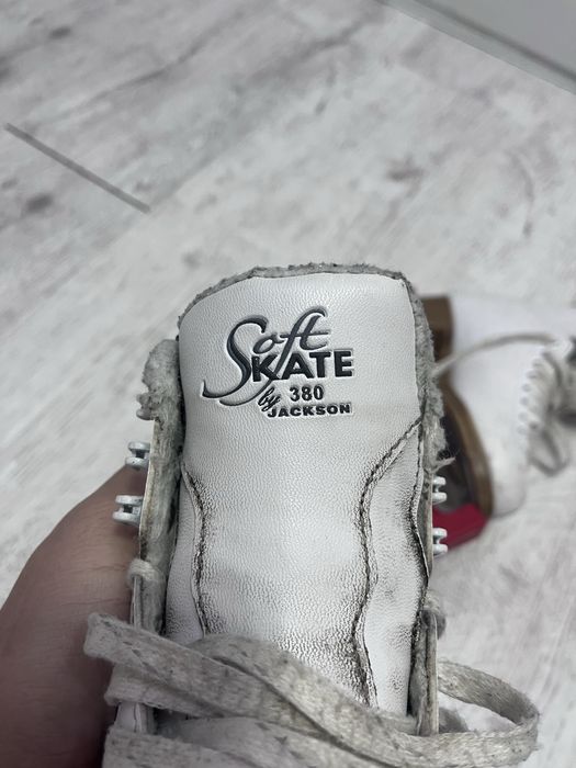 Профециональные коньки для фигурного катания