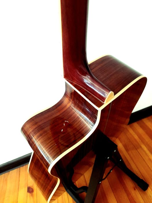 Akustik gitara sotiladi Oriental Cherry!