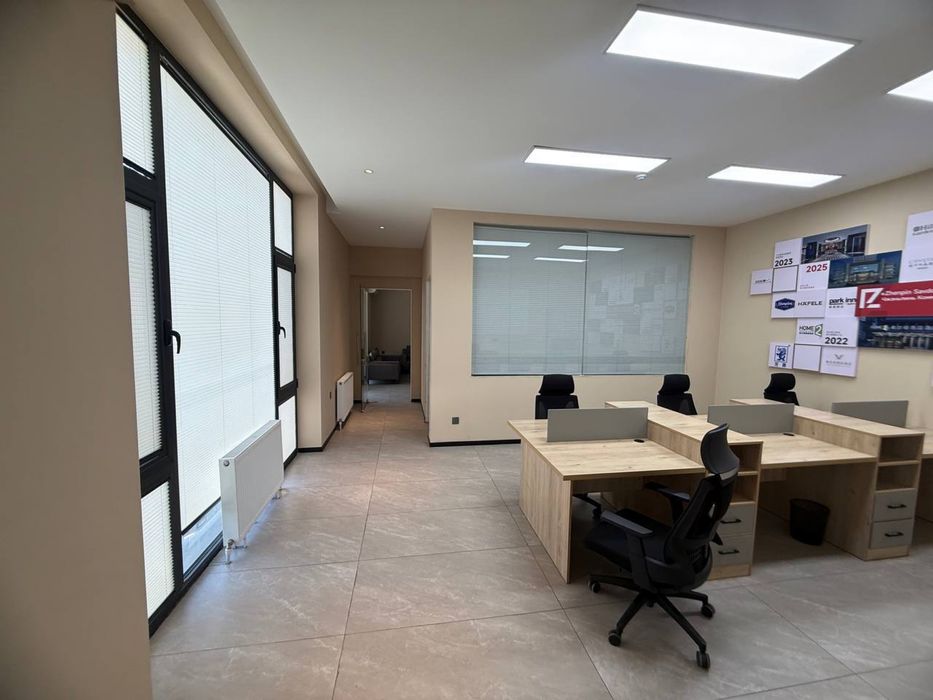 Офис готовый с ремонтом и мебелью на Чиланзар 2. 69м2.