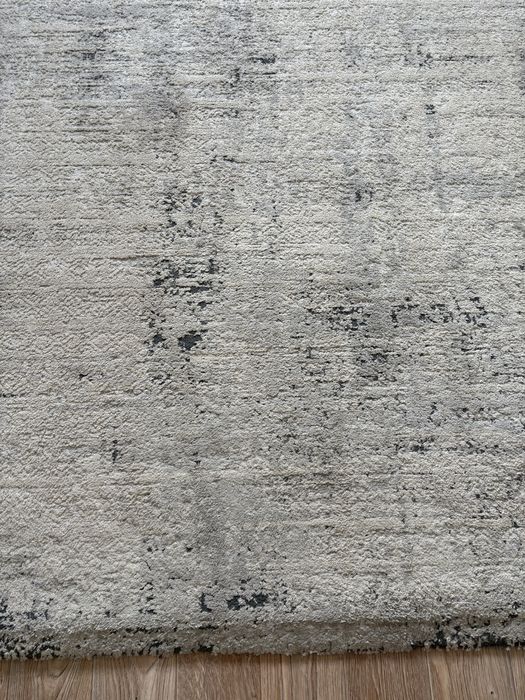 Две ковровые дорожки и ковер