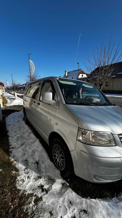 VW T5 CARAVELLE 8+1 locuri