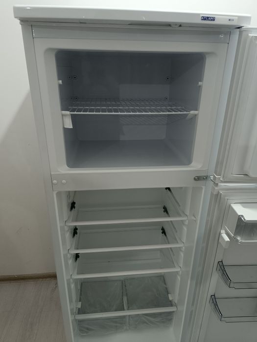 Продается новый холодильник "Atlant"