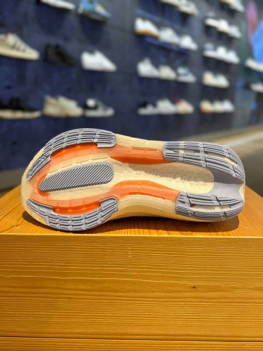 Оригинални мъжки обувки   ADIDAS ULTRABOOST 23    EU 40 ,41 1/3
