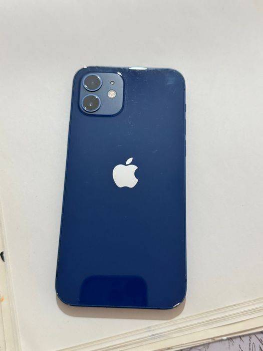Продается iPhone 12.