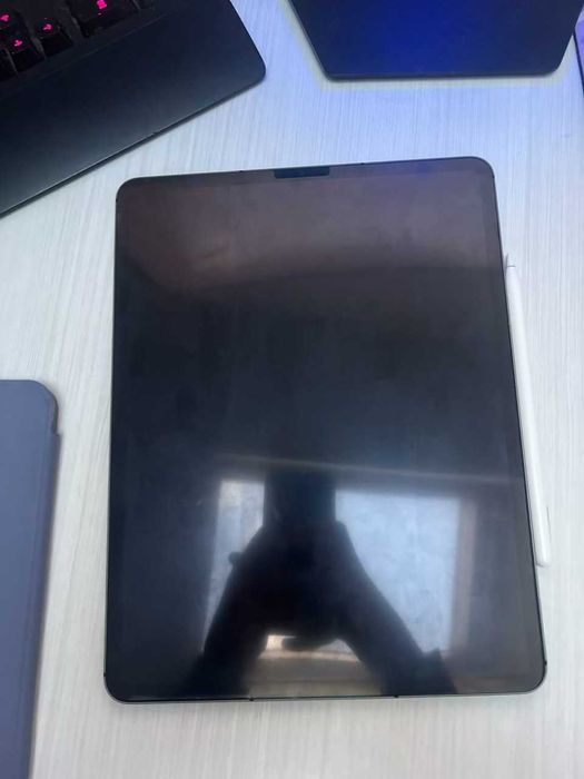 Ipad Pro 12.9 5th gen 256GB Wi‑Fi + Cellular
