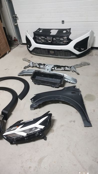 Bara fata ,faruri, trager, volet , faruri ,ornament aripi Dacia jogger
