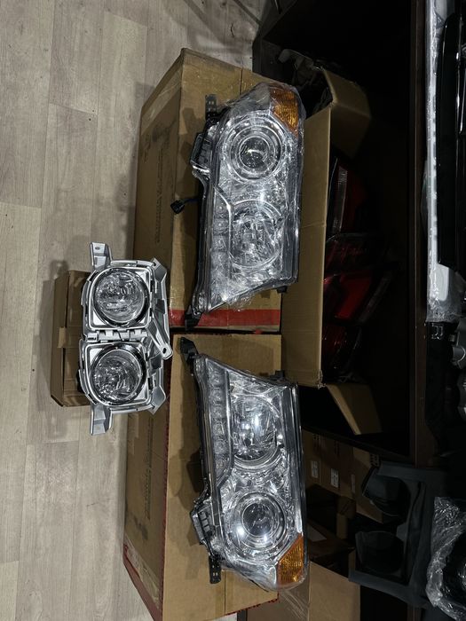 Фара Land Cruiser 200