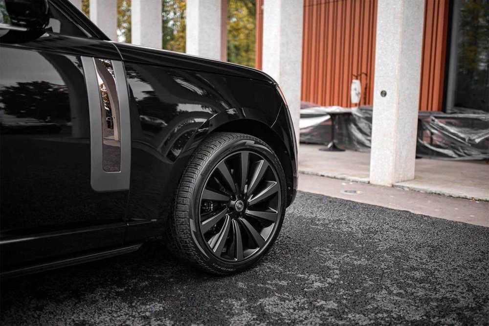 Range Rover SV 615  BLACK EDITION