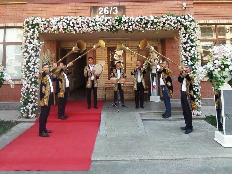 Наво халқ карнай ва сурнай ансамбли.