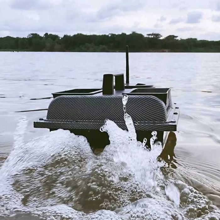 ПРОМО лодка V900 за захранка с GPS ДВЕ Батерии Чанта захранване лодка