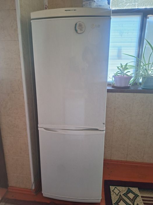 Холодилник LG  expresscoo