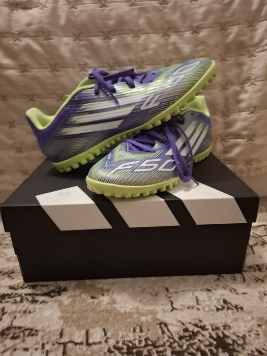 Продавам Стоношки Адидас F50