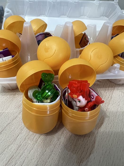 Продам игрушки из киндоров Фиксики