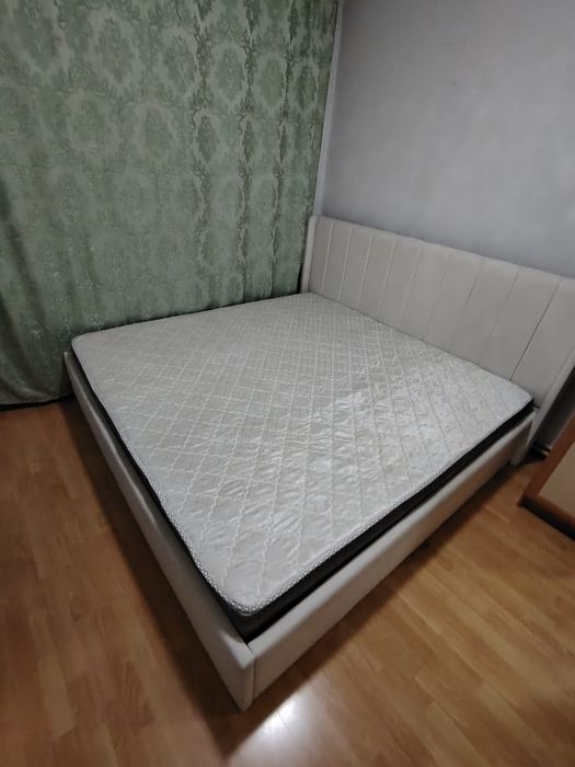 Продать кровать 2х2