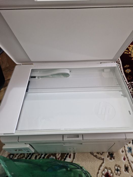 принтер HP LaserJet Pro M130a белый