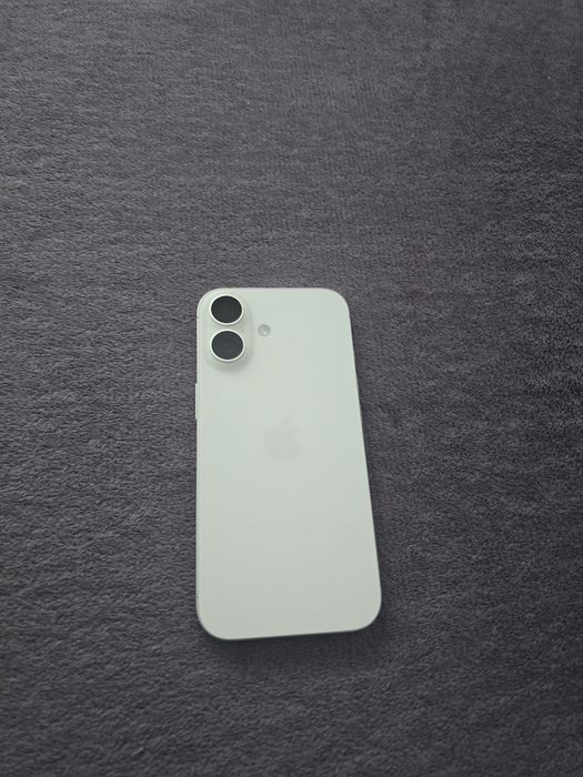 Vand/Schimb Iphone 17 Nou/256gb