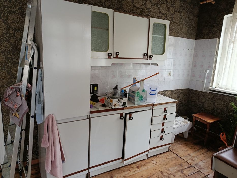 Отдам даром старую мебель