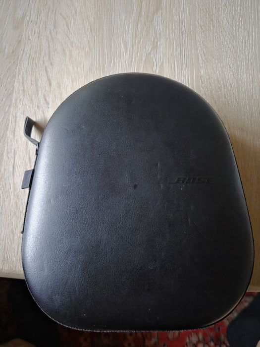 Продавам Bose Noise Cancelling Headphones 700