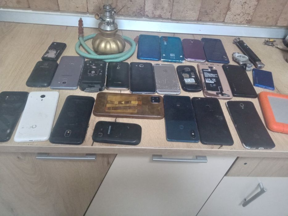 Telefoane pentru piese