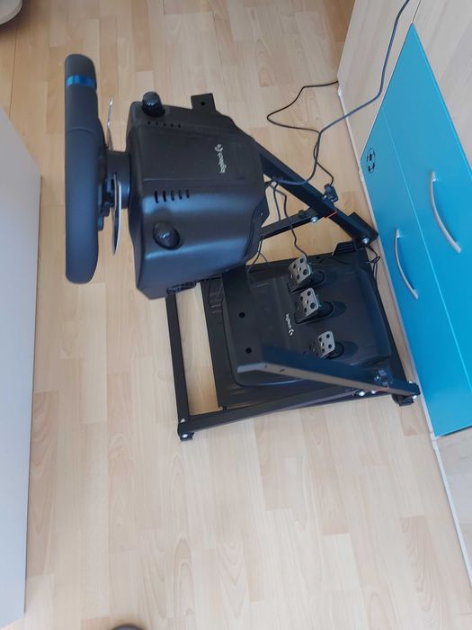 Геймърски волан със стойка 280€