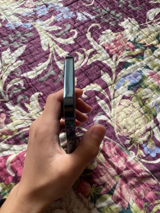 Продам айфон 12 про идальный